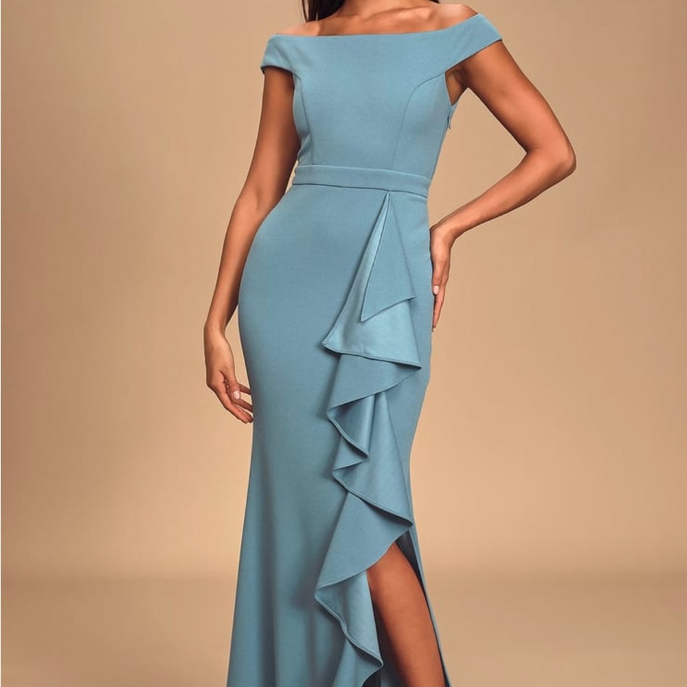 NWT.  Lulu’s Slate Blue Ruffled Off-The-Shoulder Maxi Dress.  Size Large.